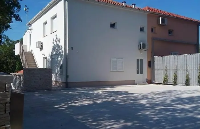 Апартаменты With A Parking Space Starigrad, Paklenica - 6575 *