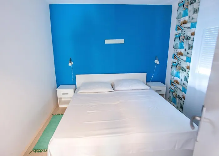 With A Parking Space Starigrad, Paklenica - 6575 *